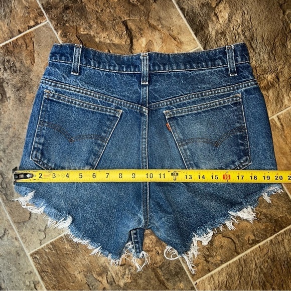 Vintage Levi’s High Rise Distressed Denim Shorts - Picture 9 of 13